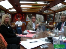 Dziennikarze z całego świata na łodzi w Amsterdamie